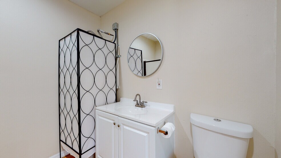 More Photos Of 8311 Rosecrans Ave, Paramount Light Manufacturing For Lease