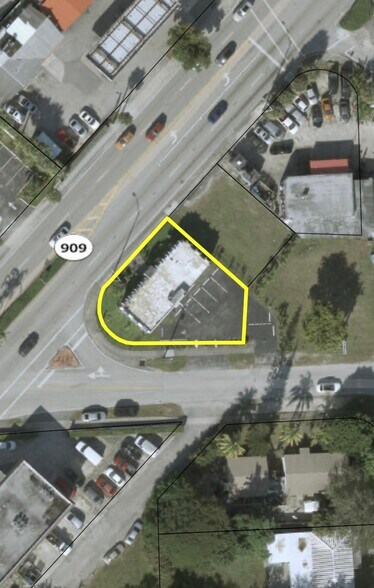 More Photos Of 14205 W Dixie Hwy, North Miami Medical For Sale