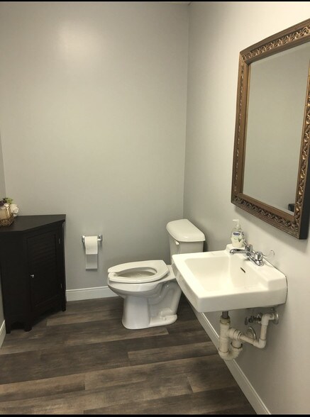 More Photos Of 25 Hooks Ln, Pikesville Office For Sale