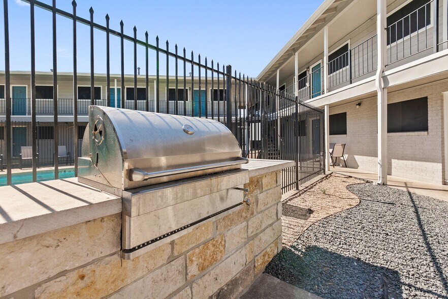 More Photos Of , Austin Multifamily For Sale