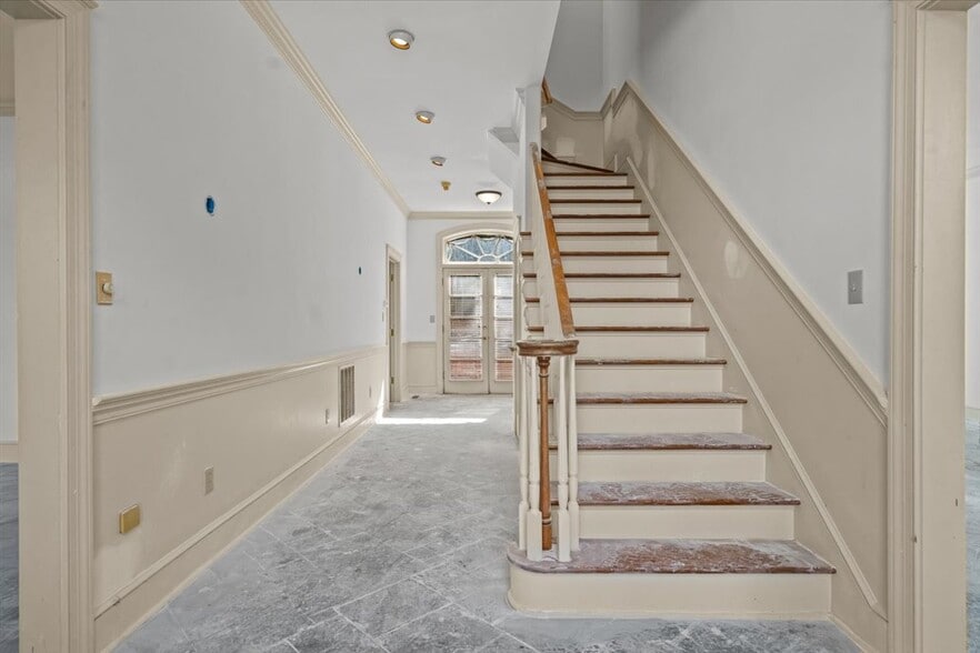 More Photos Of 711 W Wade Hampton Blvd, Greer Freestanding For Lease