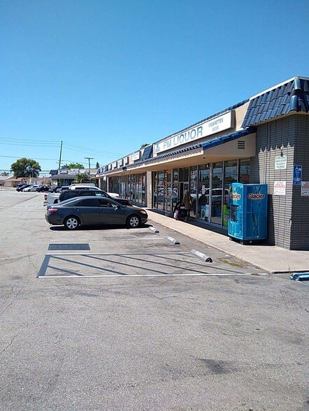 More Photos Of 7431-7451 Cerritos Ave, Stanton Unknown For Lease