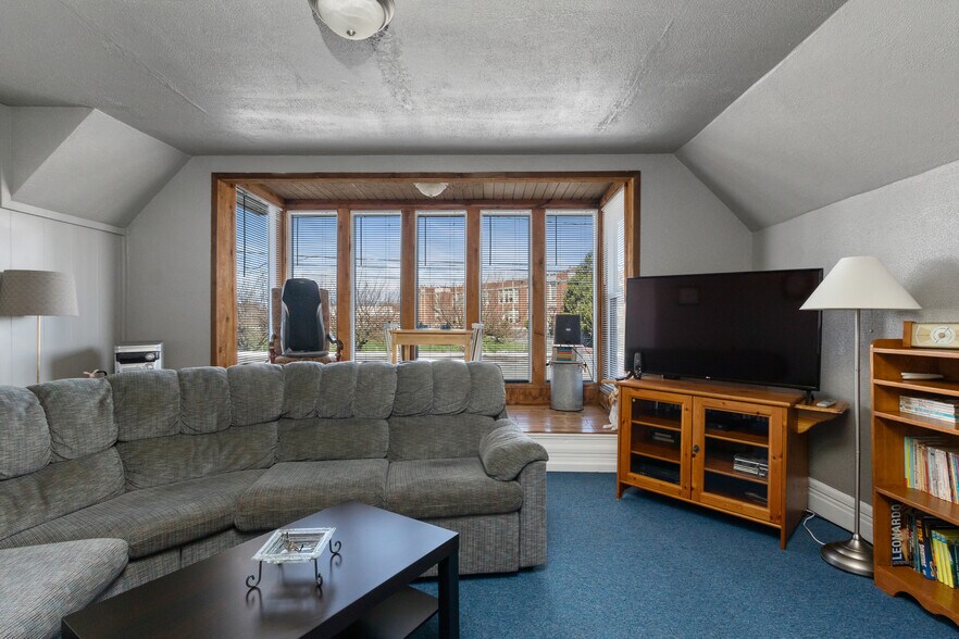 More Photos Of 2040 6th Ave, Tacoma Office For Sale