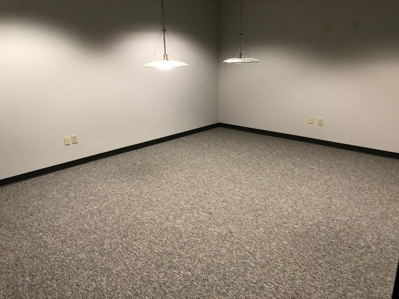 More Photos Of 2125 Barrett Park Dr NW, Kennesaw Office For Lease