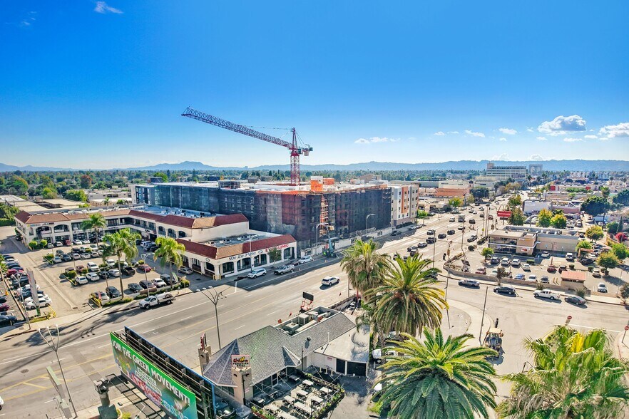 More Photos Of 7054 Van Nuys Blvd, Van Nuys Apartments For Lease