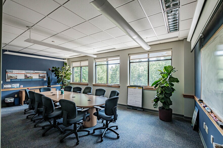 More Photos Of 41 Hutchins Dr, Portland Office For Lease