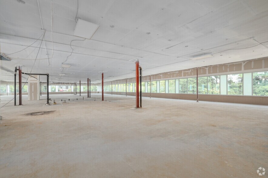 More Photos Of 1 Dunwoody Park, Atlanta Unknown For Lease