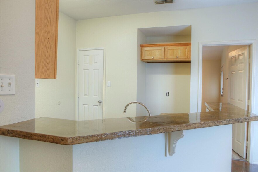 More Photos Of 141 Lindas Creek Ln, Weatherford Multifamily For Sale