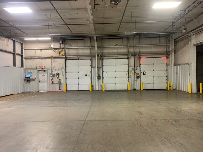 More Photos Of 400 Shotwell Dr, Franklin Warehouse For Lease