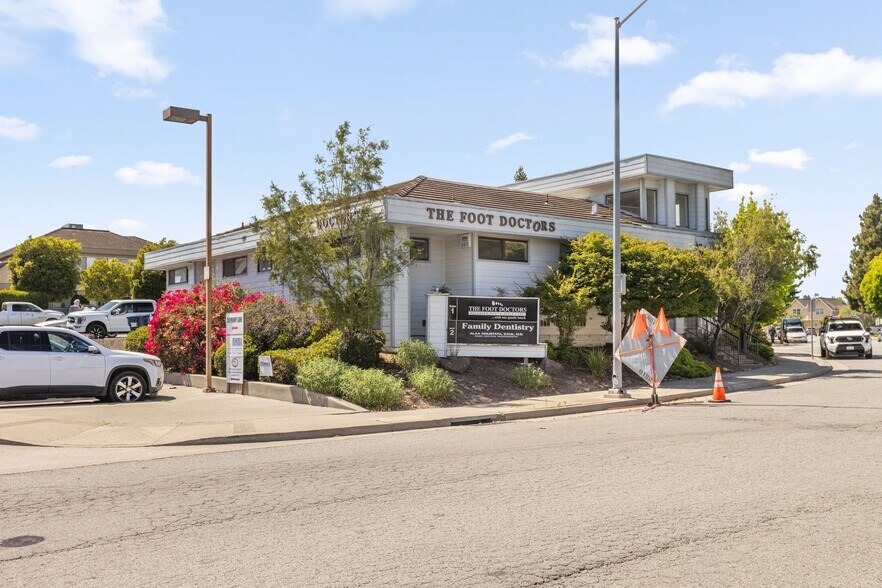 More Photos Of 47 Penny Ln, Watsonville Medical For Sale