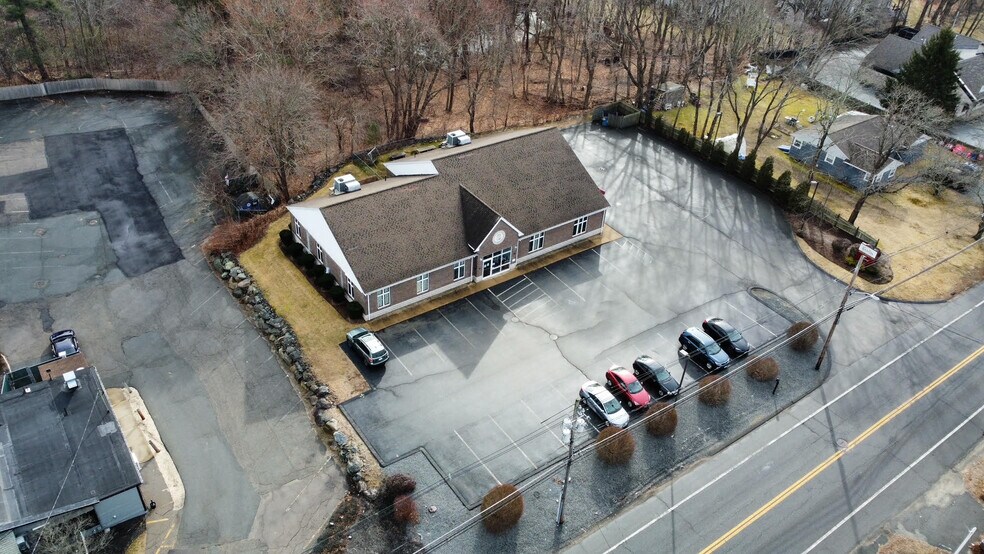 More Photos Of 406 Turnpike St, South Easton Office For Lease