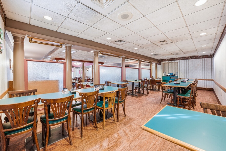 More Photos Of 2305 Wilmington Rd, New Castle Restaurant For Sale