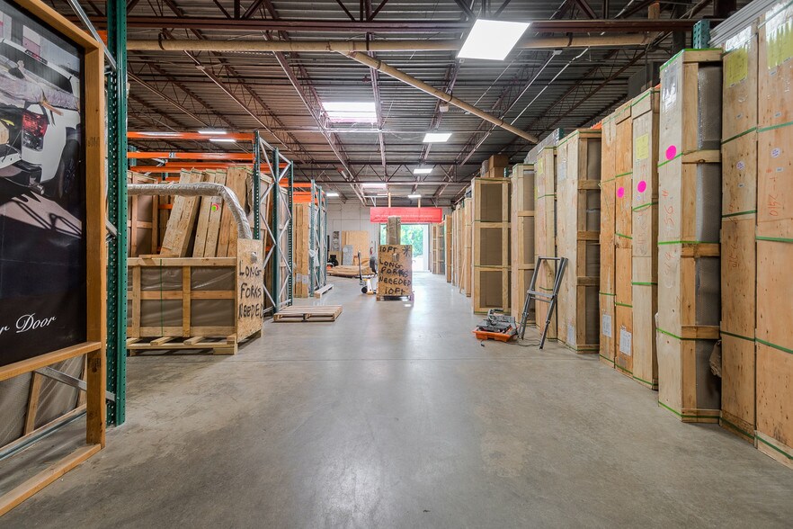 More Photos Of 4510 Duncanville Rd, Dallas Distribution For Sale