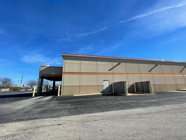 More Photos Of 50 Sagamore Pky S, Lafayette Drugstore For Lease