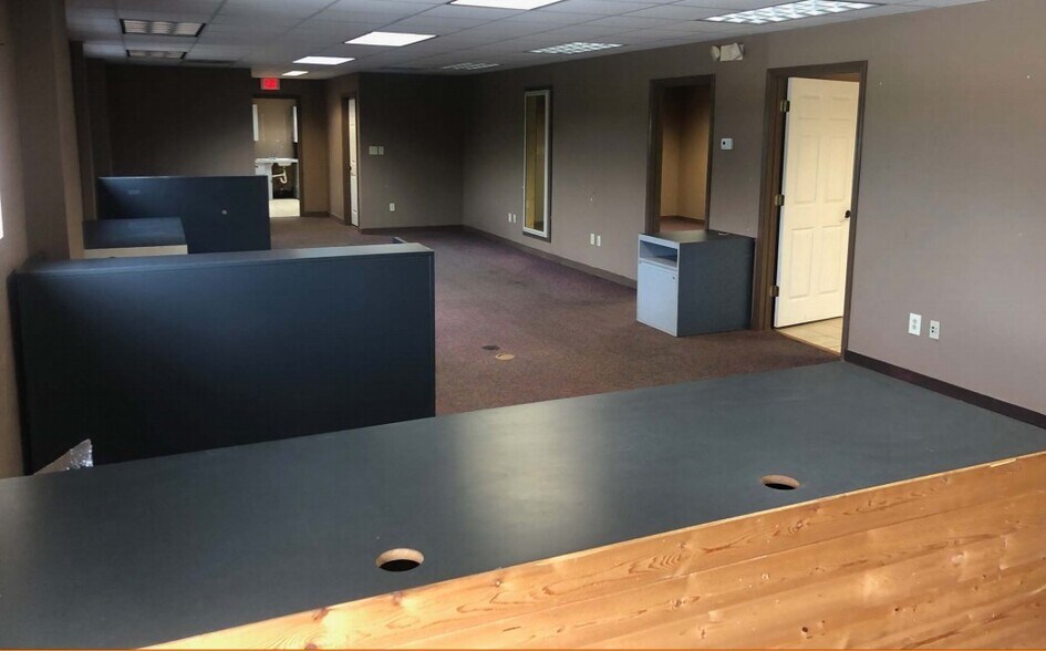 More Photos Of 1371 FM 1346, La Vernia Warehouse For Sale