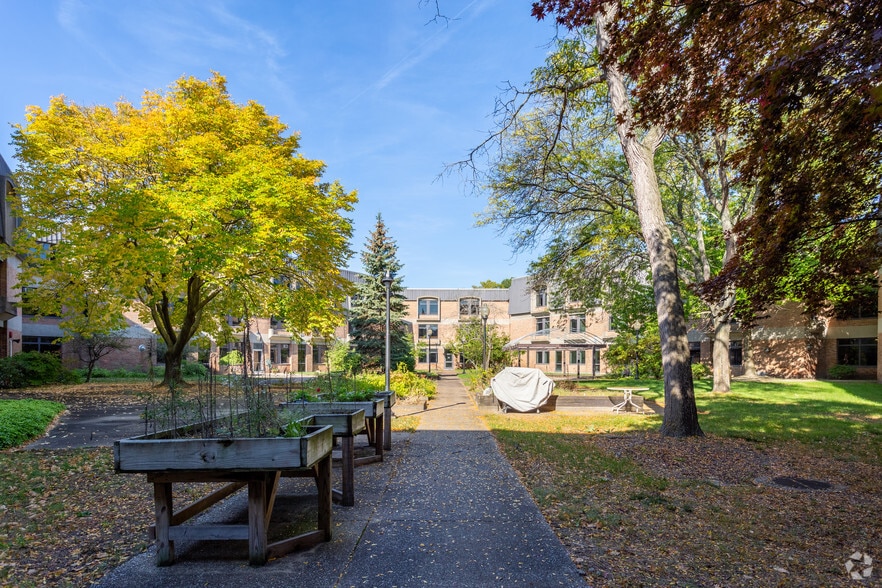 More Photos Of 1890 E Apple Ave, Muskegon Assisted Living For Sale