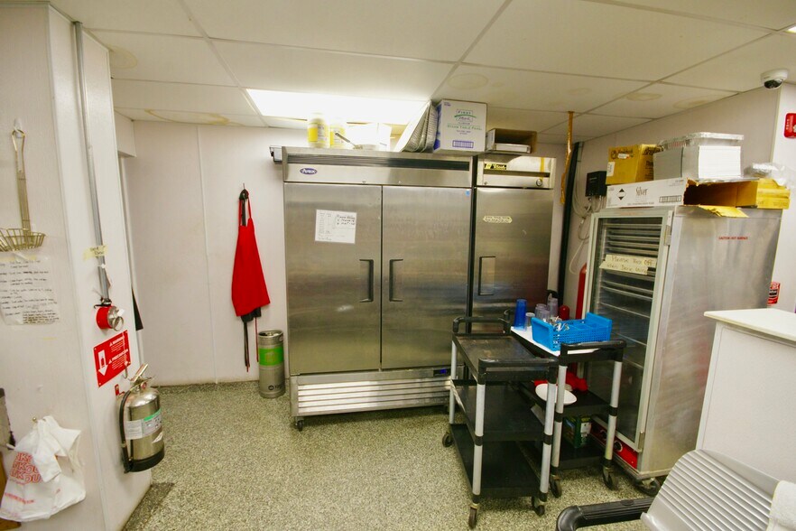 More Photos Of 4412 Manchester Dr, Rockford Restaurant For Sale