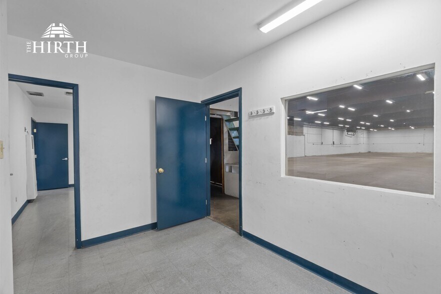 More Photos Of 8625 Avalon Blvd, Los Angeles Distribution For Lease