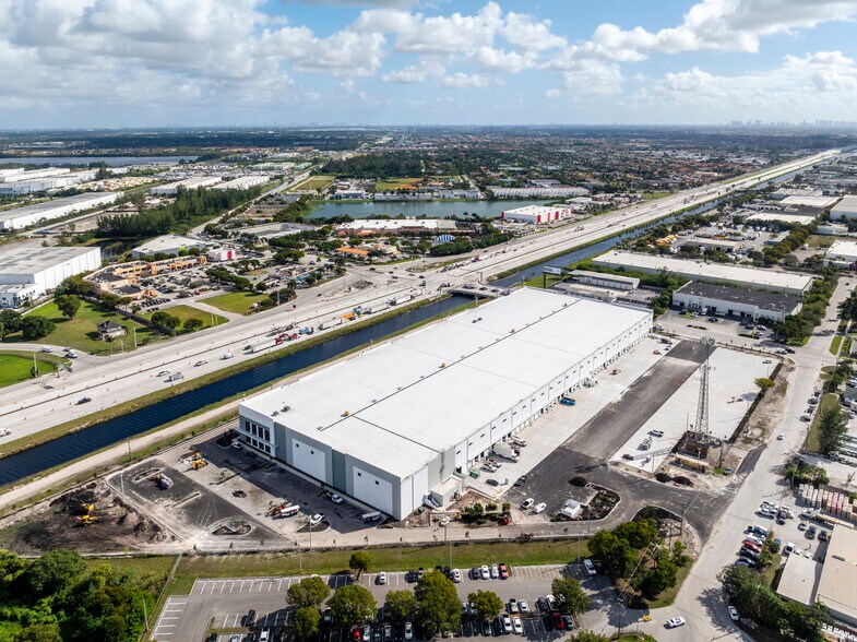 More Photos Of 10900 NW 128th Street, Medley Warehouse For Lease