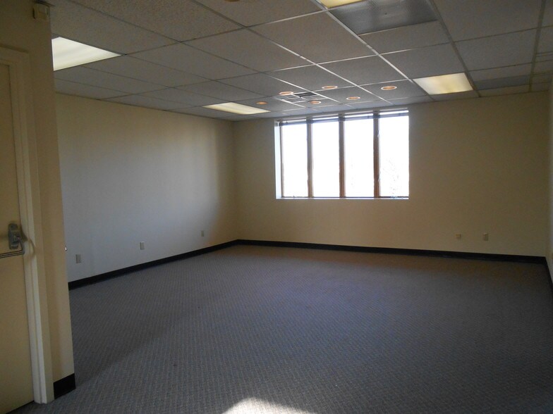 More Photos Of 55 S Progress Ave, Harrisburg Office For Sale