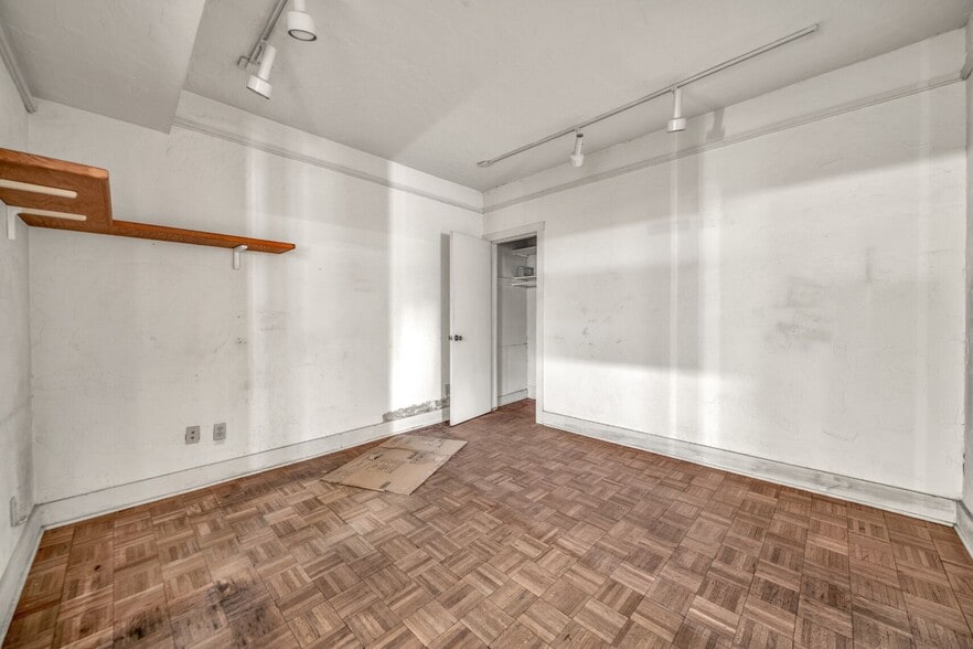 More Photos Of 1433 N 1st St, Phoenix General Retail For Lease