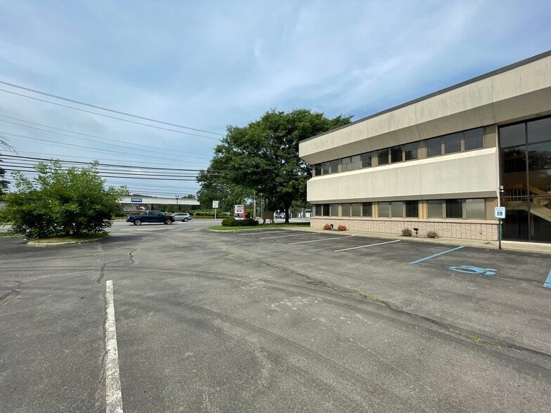 More Photos Of 1735 Central Ave, Albany Office For Sale