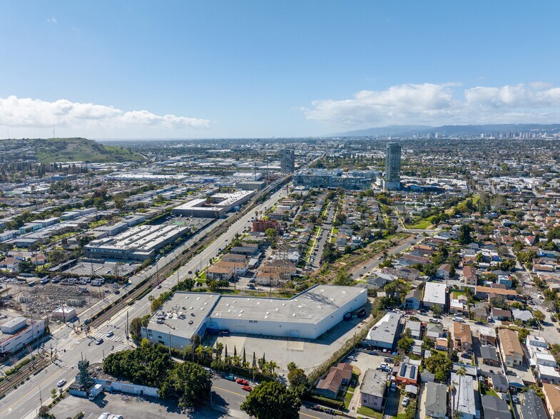 More Photos Of 5461 W Jefferson Blvd, Los Angeles Warehouse For Lease