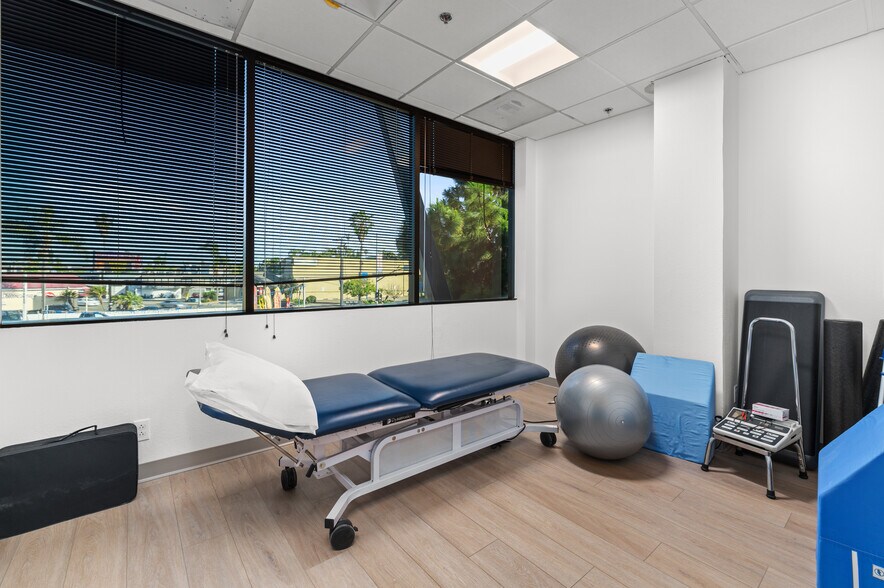More Photos Of 3434 Midway Dr, San Diego Medical For Lease