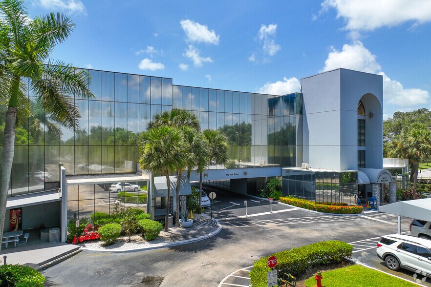 Primary Photo Of 10 Fairway Dr, Deerfield Beach Office For Lease