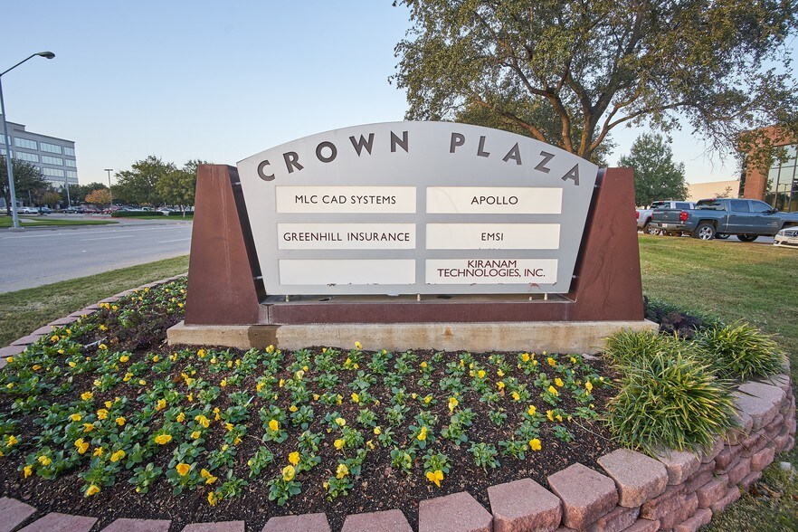 More Photos Of 11496 Luna Rd, Farmers Branch Flex For Lease