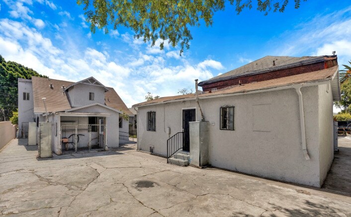 More Photos Of 605 N St Louis St, Los Angeles Apartments For Sale