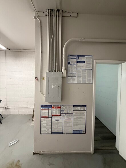 More Photos Of 3475 Boulder Hwy, Las Vegas Freestanding For Lease