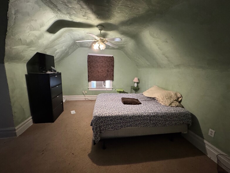 More Photos Of , Topeka Unknown For Sale