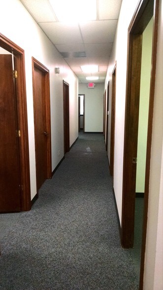 More Photos Of 6701 Pinemont Dr, Houston Office For Lease
