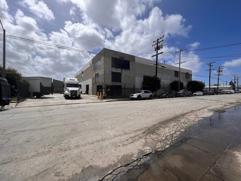 More Photos Of 2280 E Curry St, Long Beach Manufacturing For Lease