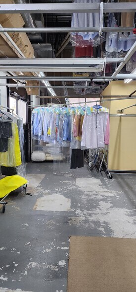 More Photos Of 7110 McGinnis Ferry Rd, Suwanee Service Station For Lease