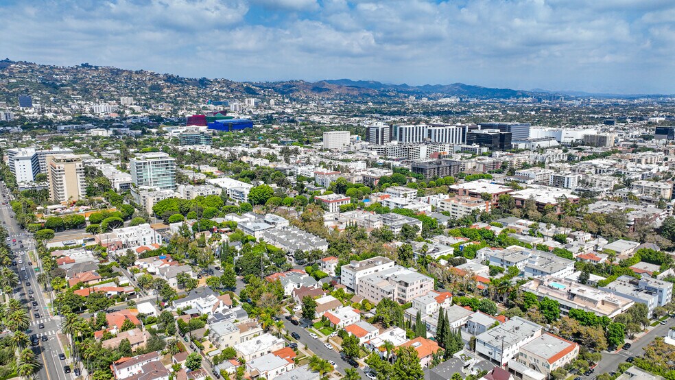 More Photos Of 245 N Almont Dr, Beverly Hills Apartments For Sale
