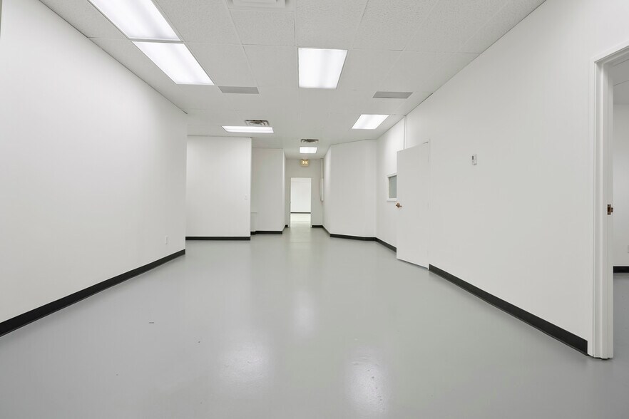 More Photos Of 5981 Marion Dr, Denver Warehouse For Sale