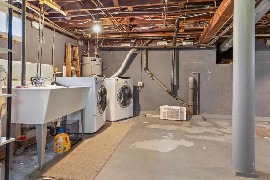 More Photos Of 1516 SE 43rd Ave, Portland Medical For Sale