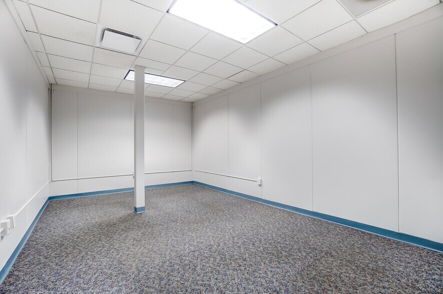 More Photos Of 9635 Southern Pine Blvd, Charlotte Coworking Space