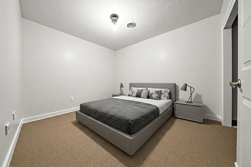 More Photos Of 215 S Pine Ave, Ocala Hotel For Sale