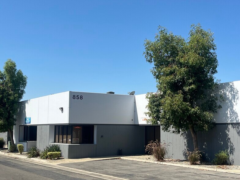 More Photos Of 832-834 W 9th St, Upland Industrial For Sale