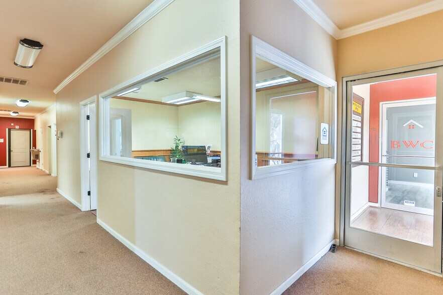 More Photos Of 209 Harding Blvd, Roseville Loft Creative Space For Lease