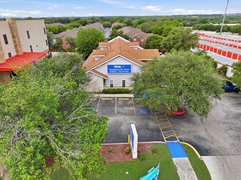 More Photos Of 2558 Thousand Oaks Dr, San Antonio Veterinarian Kennel For Sale