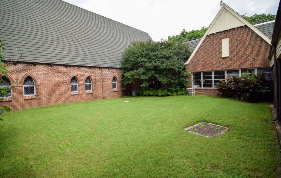More Photos Of 201 W 4th St, North Little Rock Religious Facility For Lease