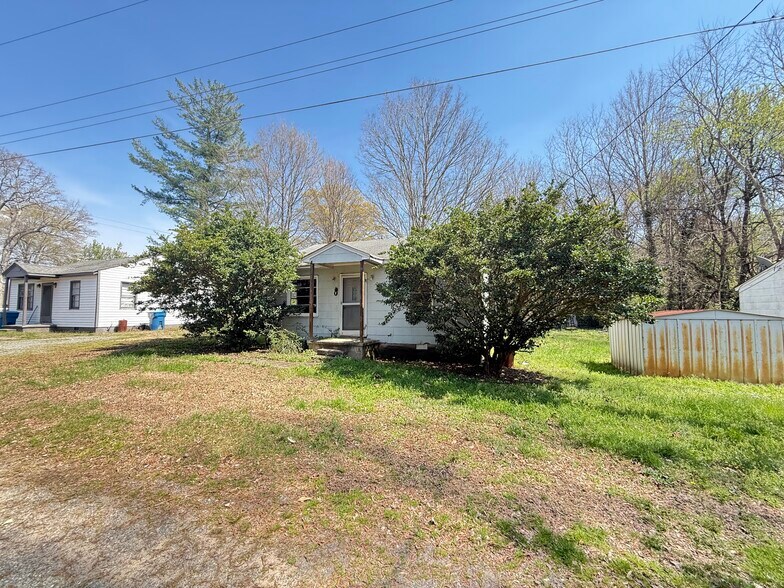 More Photos Of 3004 Rent Rd, Yadkinville Multifamily For Sale