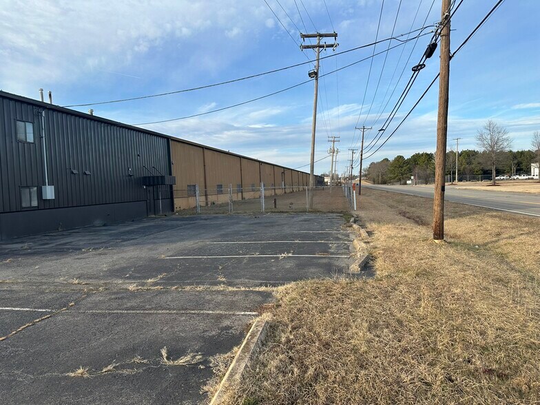 More Photos Of 1100 N Redmond Rd, Jacksonville Unknown For Lease