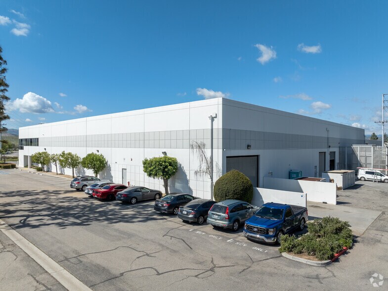 More Photos Of 26081 Avenue Hall, Valencia Industrial For Lease