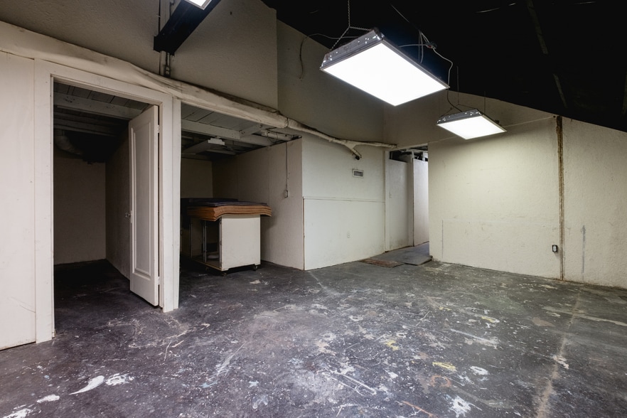 More Photos Of 2017 Kavanaugh Rd, Little Rock Freestanding For Lease