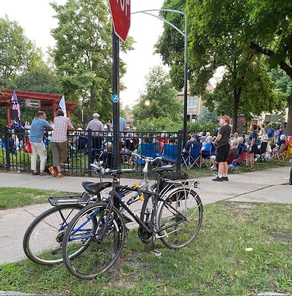 More Photos Of 4663-4669 N Manor Ave, Chicago Storefront Retail Residential For Lease